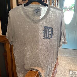 Red Jacket Men's Light Gray V-Neck Tee with Distressed 'D' Logo